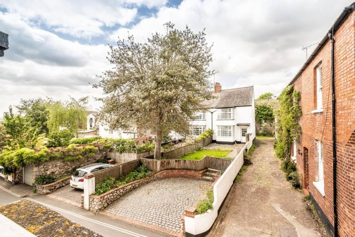 Holiday home Cosy In Topsham With Parking Exeter