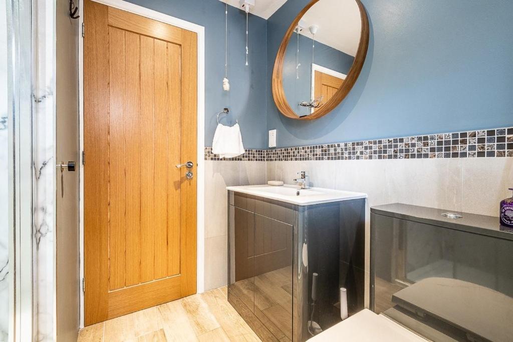 Cosy In Topsham With Parking Holiday home Exeter