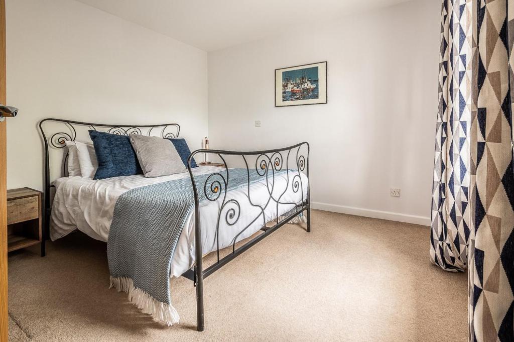 Cosy In Topsham With Parking *