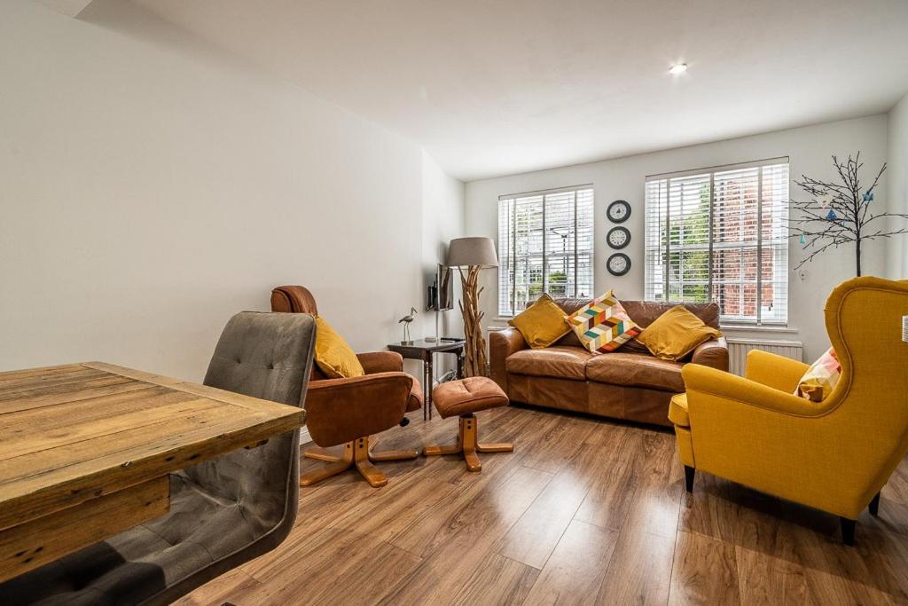 Cosy In Topsham With Parking *